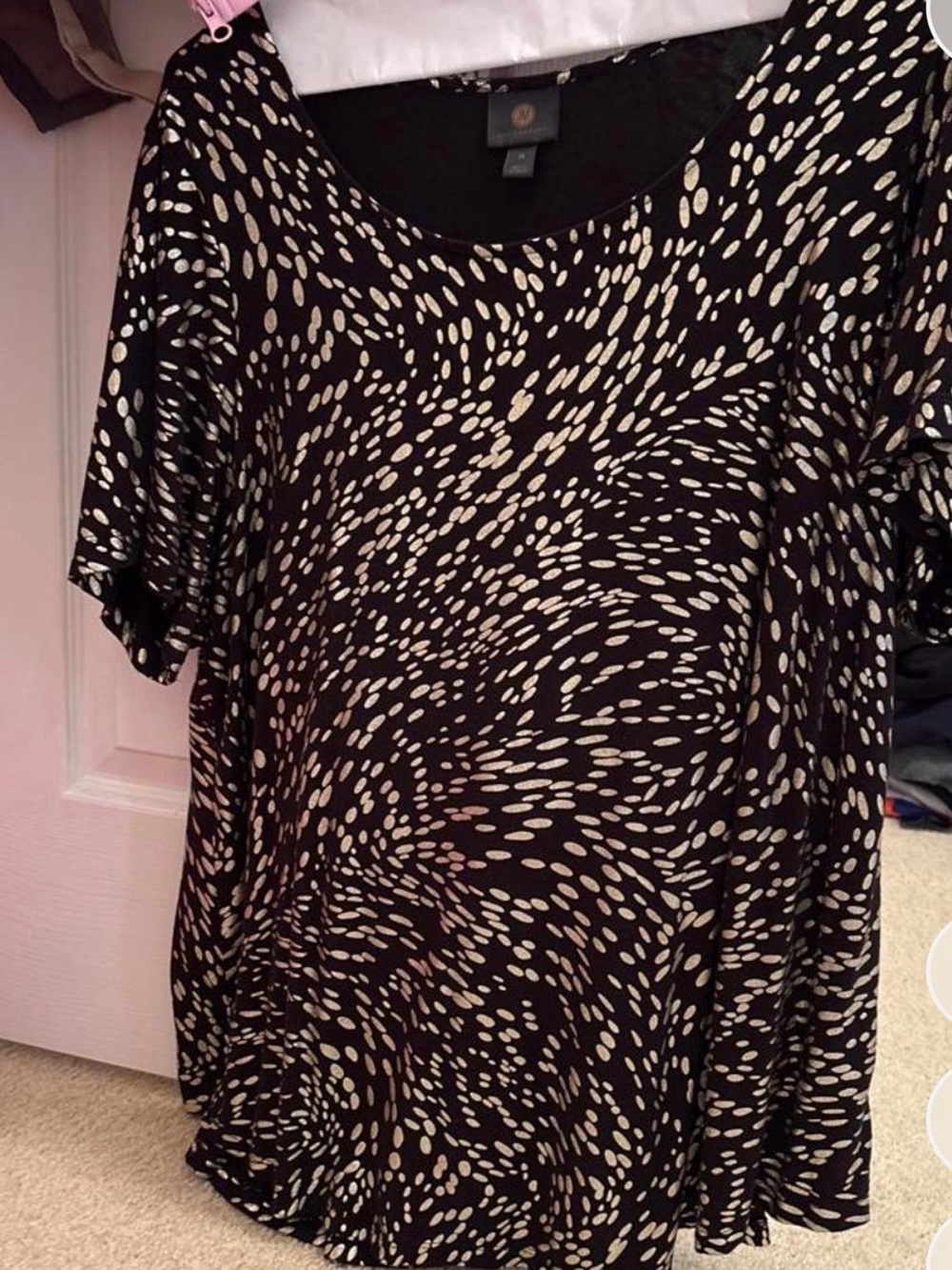Black and Gold Dot-Print Short Sleeve Top